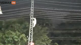 Protesters In Pakistan Climb Power Lines To Get Electricity Immediately