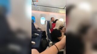 LOT Polish Airlines Passengers Panicked When Window Cracked. Dulin