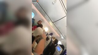 LOT Polish Airlines Passengers Panicked When Window Cracked. Dulin