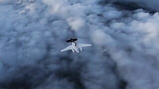 Plane Stalls, Nearly Killed While Parachuting - Video