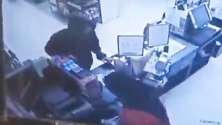 Robbers Threatened Store Staff With Machetes And Stole 1,