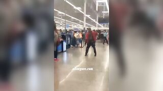 SC Walmart Customer Disarms Knife-wielding Thug 