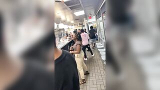 Waffle House Employee Fights Back