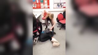 Girls Argue And Fight On Social Media