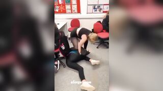 Girls Argue And Fight On Social Media