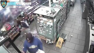 Thug Steals Eggs From 7-Eleven Raid Store Employee