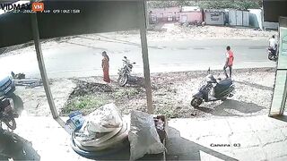 Truck Loses Wheel And Hits Motorcyclist - Video - VidMa