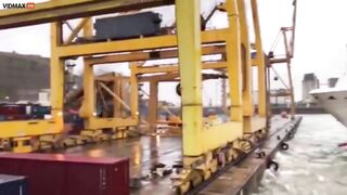 Illusory! Barcelona Ferry Hits Port Crane And Explodes