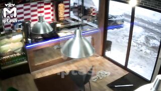 Disgruntled Customer Punches And Stabs Restaurant Employee