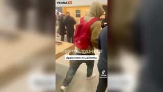 Witness Brazen Thieves Breaking Into An Apple Store In California