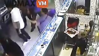 Young Jewelry Thief Receives South American Street Justice