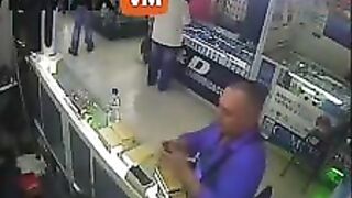 Young Jewelry Thief Receives South American Street Justice