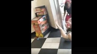 Black Woman Attacks White Woman Until She Bleeds 