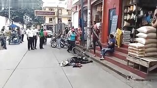 An Old Man Lost His Balance While Riding A Bicycle And Was Crushed To Death