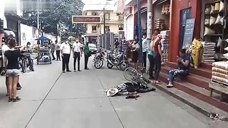 An Old Man Lost His Balance While Riding A Bicycle And Was Crushed To Death