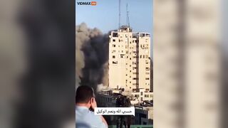 Footage Of Israeli Fighter Jets Bombing Hamas Skyscrapers In Gaza 