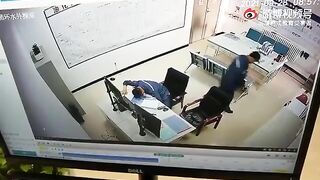 Guy Beats His Colleague To Death With A Hammer 