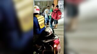 Man Who Tried To Rob A Courier Received Immediate Retribution 