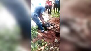 Smelly Body Found In Grave Pit 