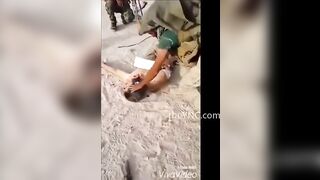 Angry Iraqi Soldiers Behead A Dead ISIS Member