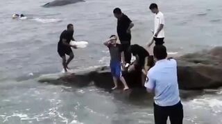 Family Drowns On China Beach