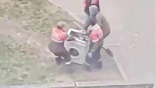 Russians Fight Over Washing Machines