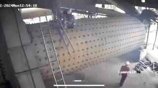 7 Workers Killed In Cement Factory Accident