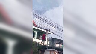 A Worker Accidentally Touched An Electric Cable And Was Electrocuted 