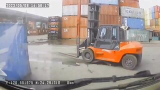 A Worker Lost His Focus While Speaking And Then His Life