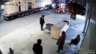 Brutal 2 Girls On Scooters Crashed Into Forklift (decapitation)