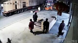 Brutal 2 Girls On Scooters Crashed Into Forklift (decapitation)