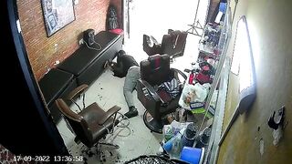 Customer Not Served - Filmed By Hairdresser 