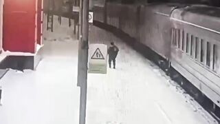 Drunk Man Falls Under Train - Fatal Accident TheYNC