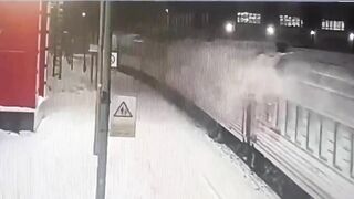 Drunk Man Falls Under Train - Fatal Accident TheYNC