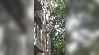 Drunk Idiot Quarrels With Friends And Jumps To His Death