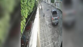 Brazilian Street Gang Shootout. Criminal Ababa