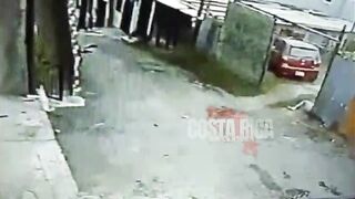 Costa Rican Man Stalks And Stabs Wife Multiple Times