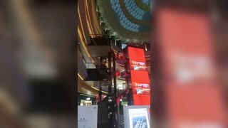 A Man Jumped From The Fourth Floor Of A Shopping Mall. Xuzhou Suning