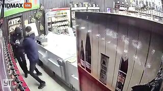 Hammer-wielding Robber Learns How Terrible Pepper Spray Can Be