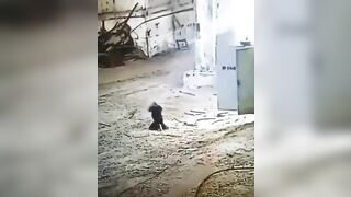 This Is How A Bad Electrician Works 