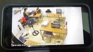 Client Attacks Lawyer With Weapon 