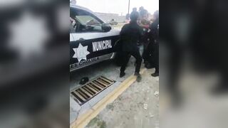 Man Resists Arrest And Assaults Female Police Officer