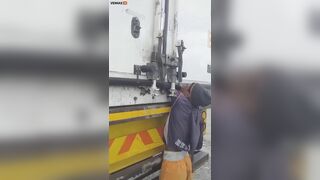 Truck Thief's Career Ends - Video - VidMax.com