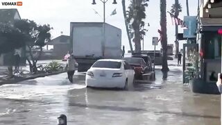 Wild Nature: Eight People Hospitalized Due To Huge Waves