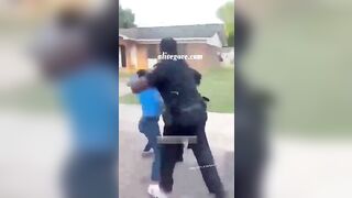 A Woman Attacked The Police, Her Wig Flying