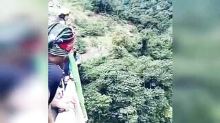 19-year-old Boy Bungee Jump Failed, Feet Hanging In The Air