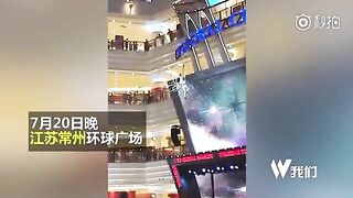 Acrobat 19 Survives Fall During Live Performance