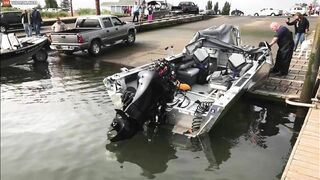 An Out-of-control Yacht Ran Over A Group Of Fishermen
