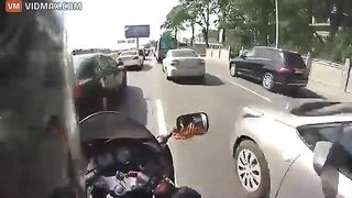 Cyclist Destroys His Bike While Trying To Beat Traffic Jam