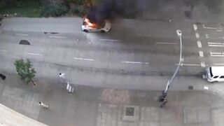 Driver And Passengers Escape Before Lamborghini Catches Fire